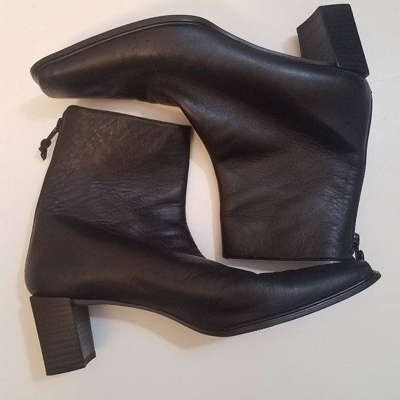 Stuart Weitzman Soft Black Leather Square Toe Boots Size 8.5 - Picture 4 of 10